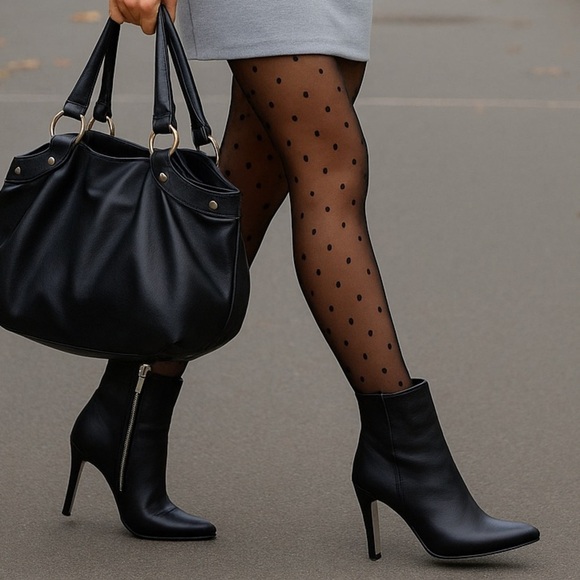 MICHAEL Michael Kors Black Leather Ankle Boots with Silver Heel Size 8M NWB - Picture 1 of 12